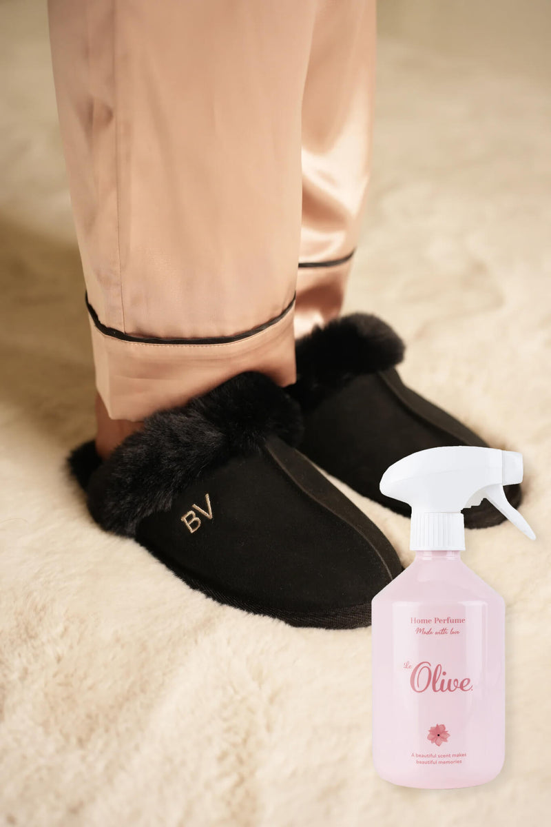 Pantoffel Suède Zwart & Roomspray