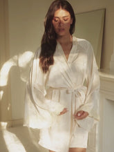 Kimono Lace Snow White